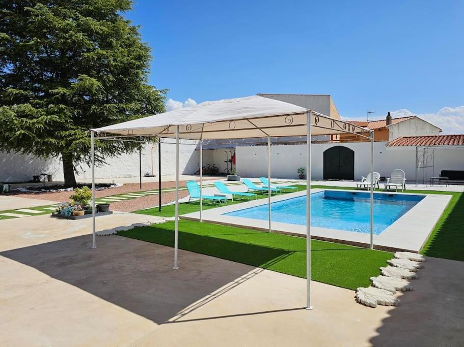 La Casa Del Arbol Villa Fuentiduena de Tajo Eksteriør bilde