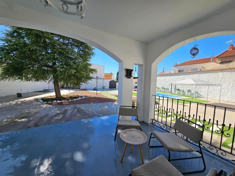 La Casa Del Arbol Villa Fuentiduena de Tajo Eksteriør bilde