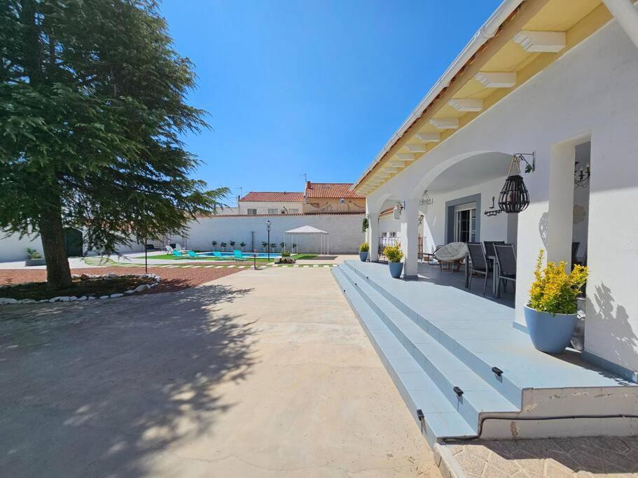 La Casa Del Arbol Villa Fuentiduena de Tajo Eksteriør bilde