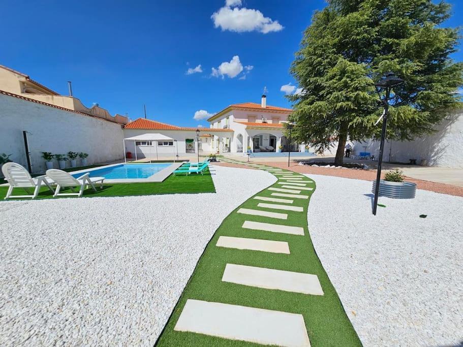 La Casa Del Arbol Villa Fuentiduena de Tajo Eksteriør bilde